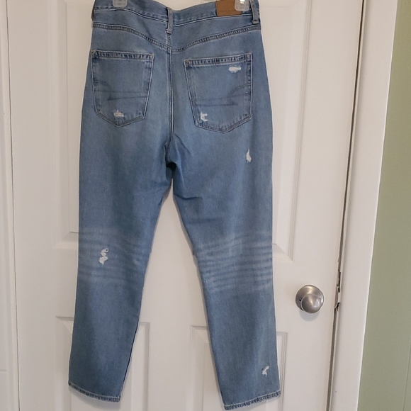 American Eagle Outfitters Light Blue Distressed Cropped ankle Jeans - Picture 3 of 6